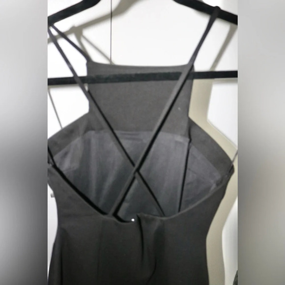 NWT- Elliatt Dresses Elliatt Energy High Neck Dress Size Medium - Picture 7 of 11